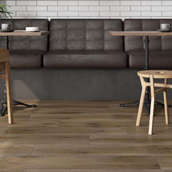 OUTI TRÄKLINKERS I OLIKA FÄRGER INOMHUS